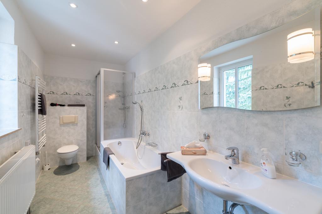 Villa Augustusberg Petrovice  Ngoại thất bức ảnh